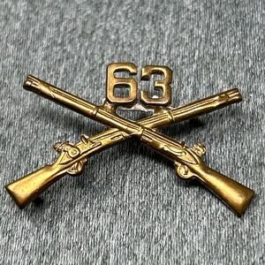 WWII US Army Infantry Regiment Officer Crossed Rifle Pin 63 Military Insignia